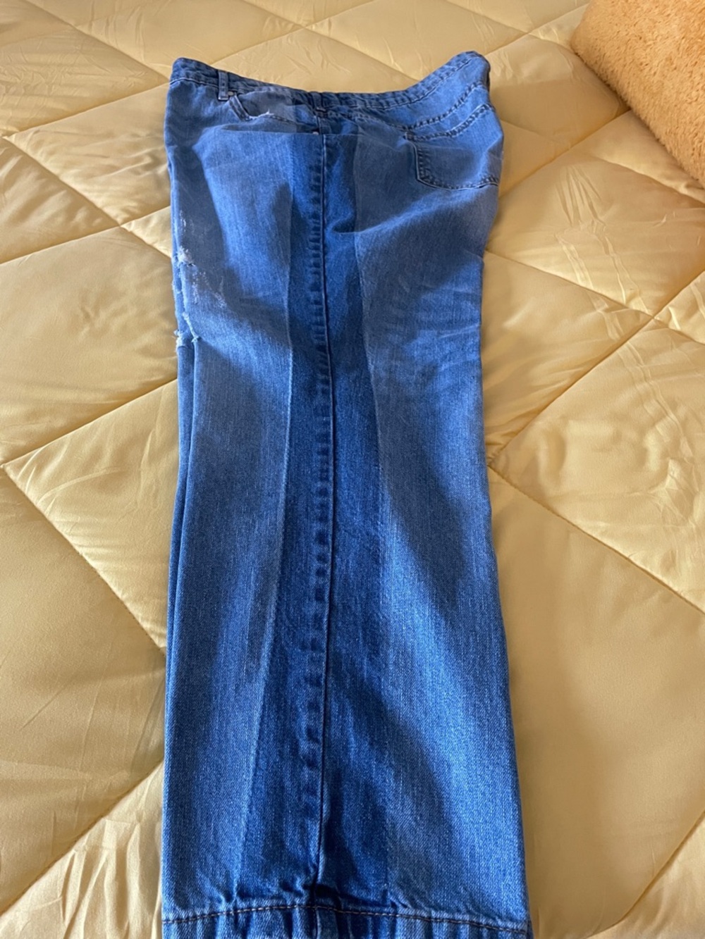 ellos Straight-Leg Blue Denim Jeans in good condition.